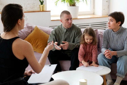Benefits of Counseling at a Family and Relationship Center